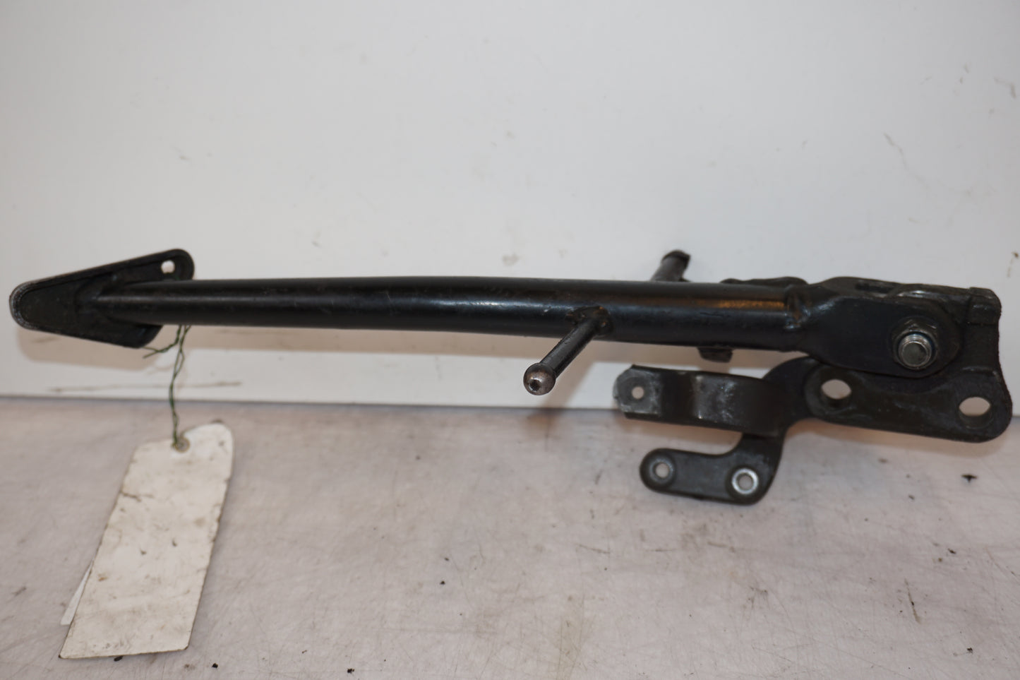 Baksidan på Sidostöd från en Suzuki GSX-R 750 -2002 motorcykel.