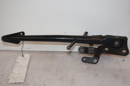 Baksidan på Sidostöd från en Suzuki GSX-R 750 -2002 motorcykel.