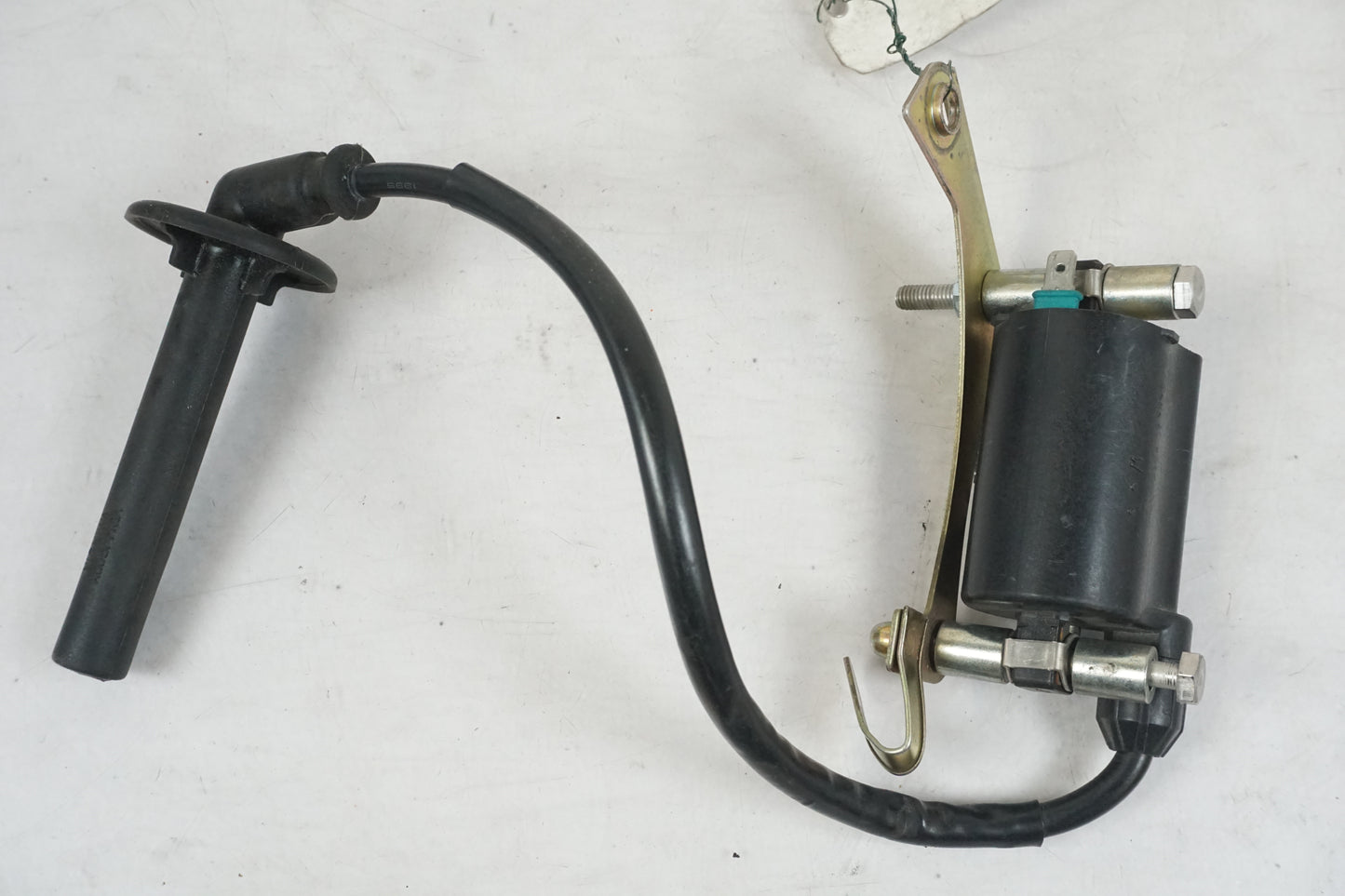 Framsidan på Tändspole från en Honda VFR 750 -1996 motorcykel.