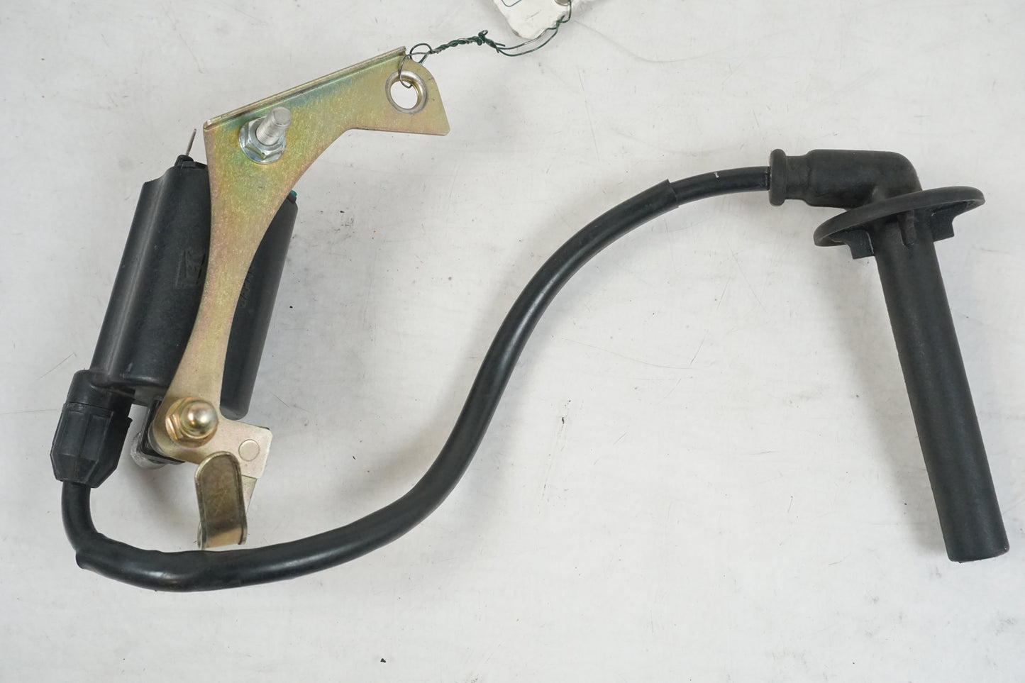 Baksidan på Tändspole från en Honda VFR 750 -1996 motorcykel.