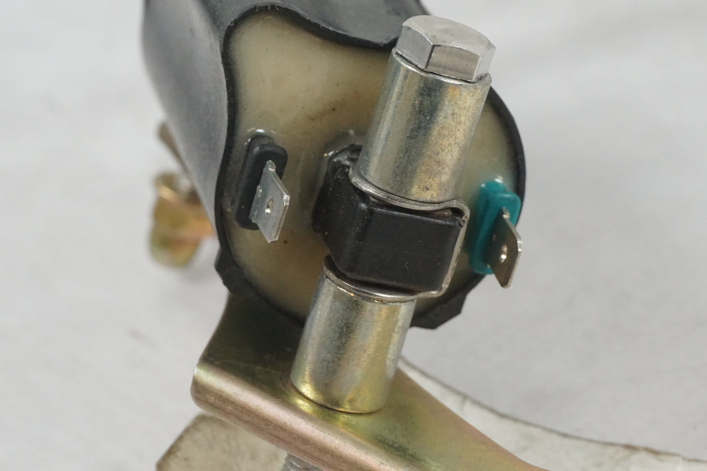 Höger sida på Tändspole från en Honda VFR 750 -1996 motorcykel.