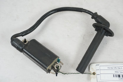 Framsidan på Tändspole från en Honda VFR 750 -1996 motorcykel.