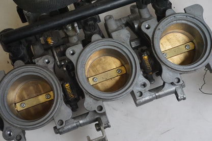 Baksidan på Spjällhus från en Triumph Street Triple -2009 motorcykel.