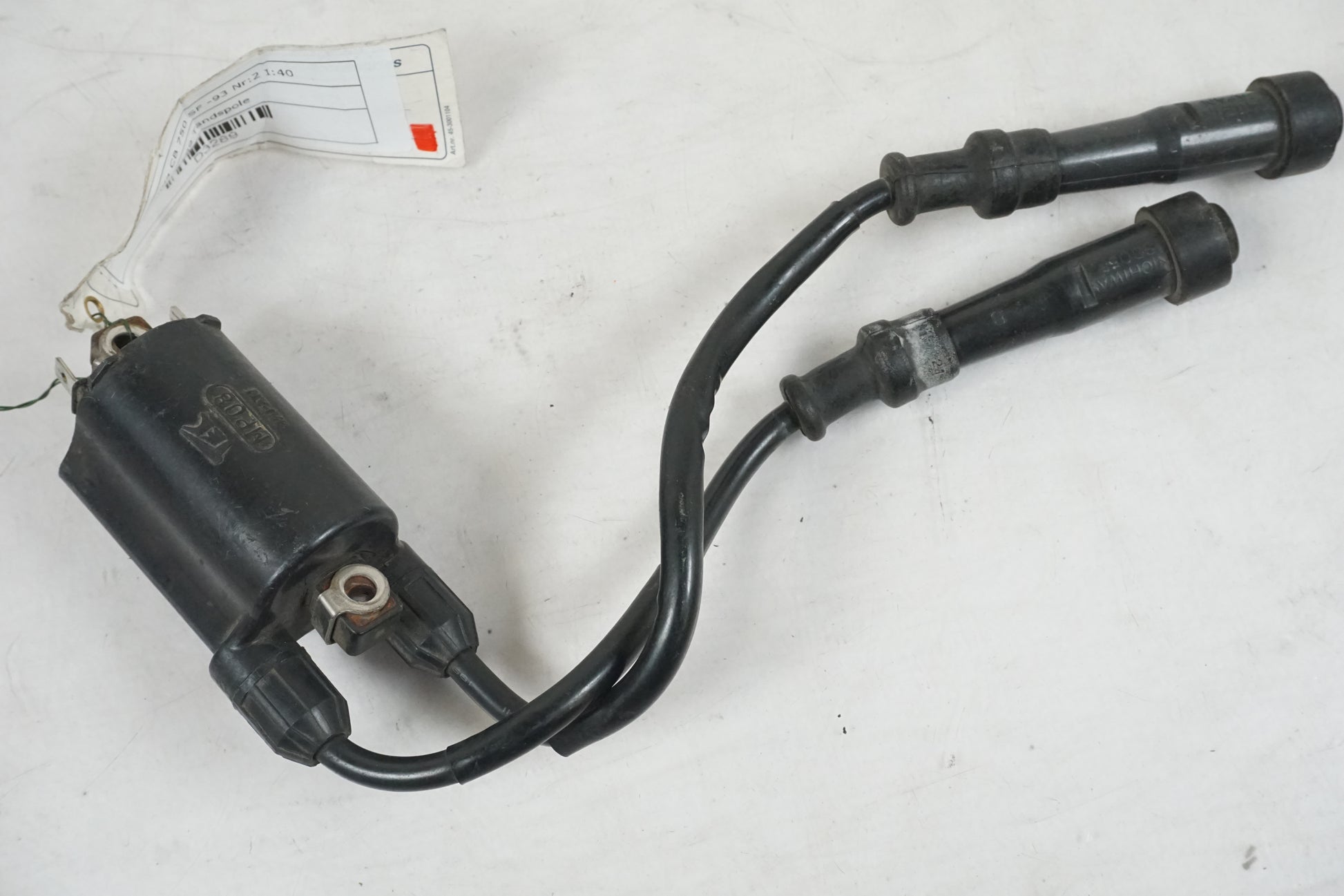 Framsidan på Tändspole från en Honda CB 750 SF -1993 motorcykel.