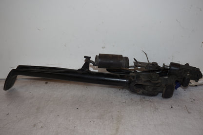 Baksidan på Sidostöd från en Yamaha FZ-6 -2004 motorcykel.