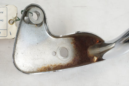 Snett nerifrån på Blinkersfäste från en Kawasaki VN 1500 Classic Tourer -2000 motorcykel.