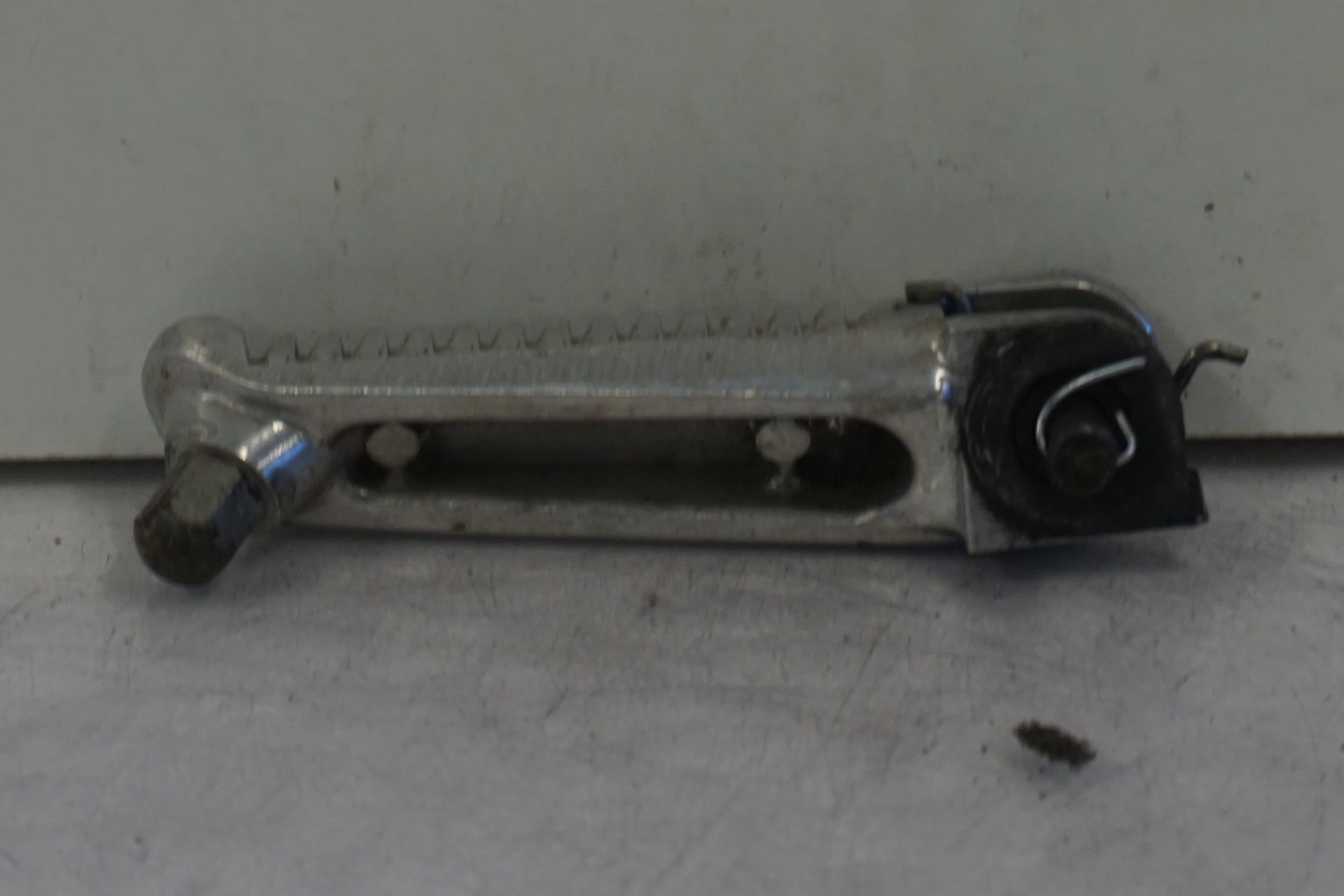 Höger sida på Fotpinne från en Suzuki GSX-R 600 -2000 motorcykel.