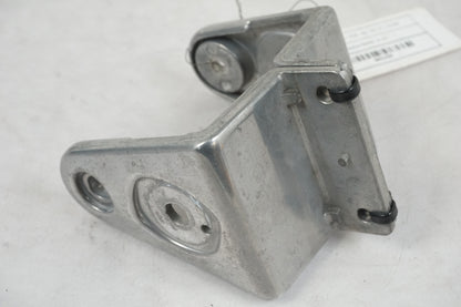 Baksidan på Strålkastarfäste från en Kawasaki Zephyr 750 -1991 motorcykel.