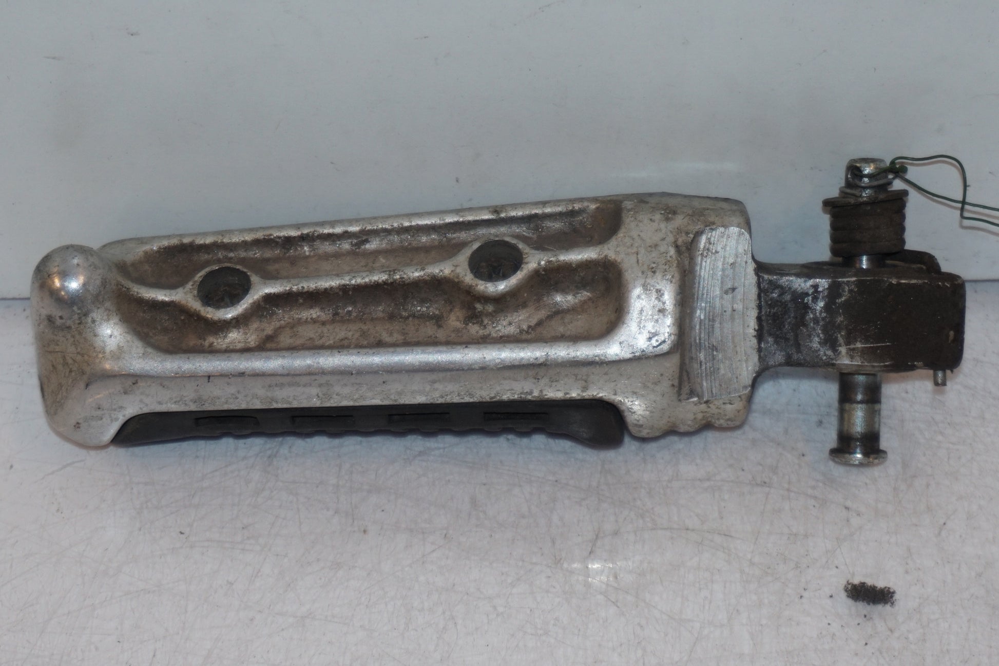 Höger sida på Fotpinne från en Suzuki GSX 400 -1983 motorcykel.