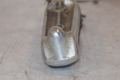 Vänster sida på Fotpinne från en Suzuki GSX 400 -1983 motorcykel.