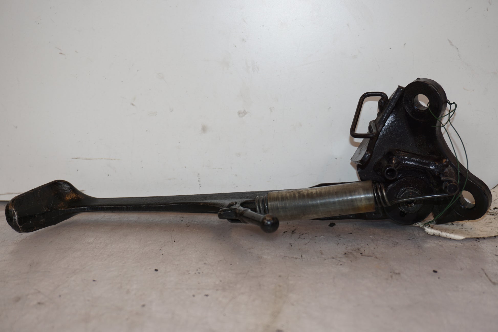 Höger sida på Sidostöd från en Honda CB 1000 R -2009 motorcykel.