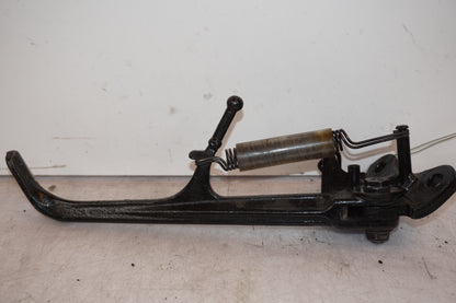 Vänster sida på Sidostöd från en Honda CB 1000 R -2009 motorcykel.