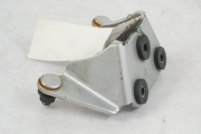 Baksidan på Strålkastarfäste från en Kawasaki VN 900 -2008 motorcykel.