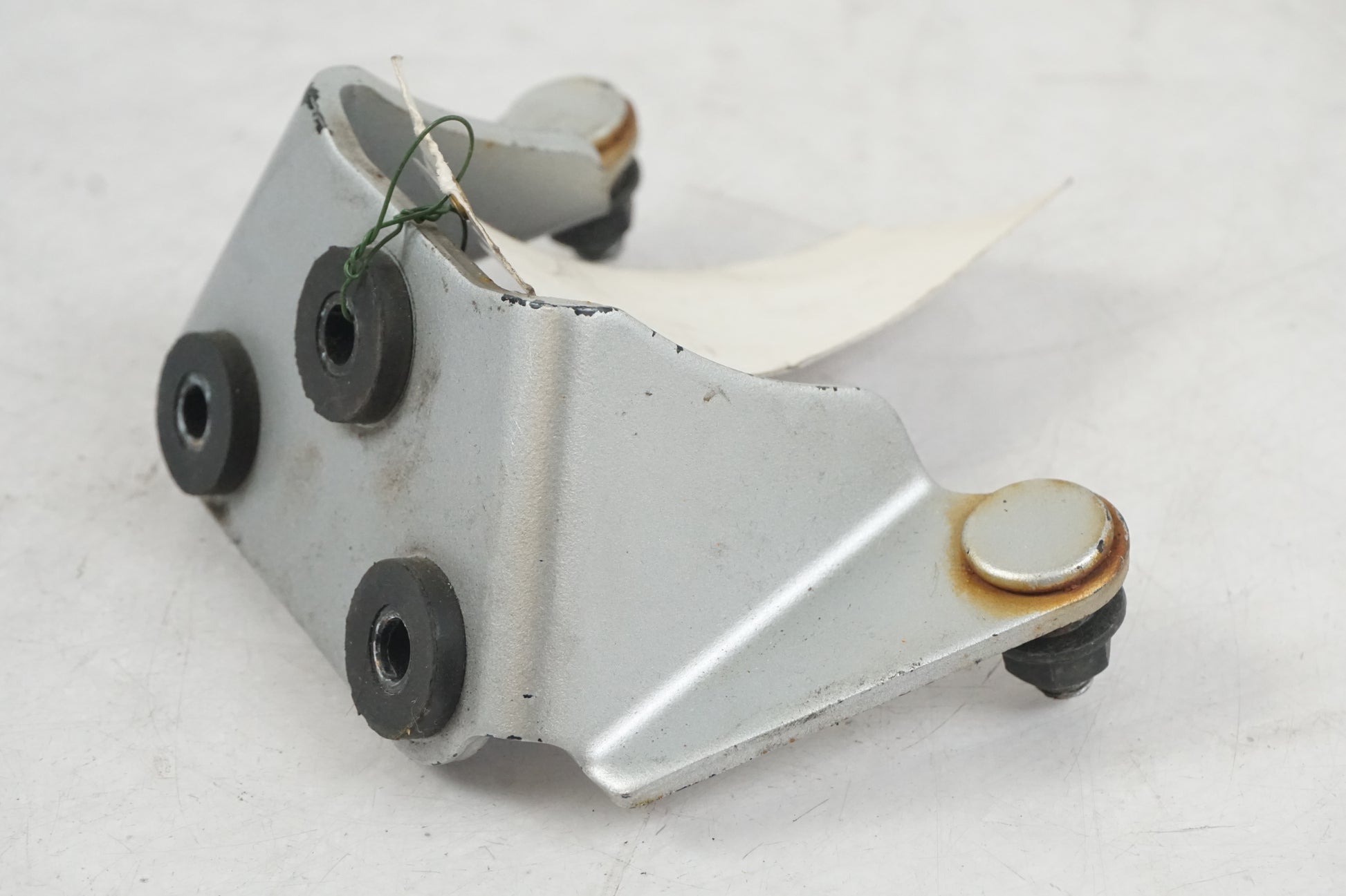 Höger sida på Strålkastarfäste från en Kawasaki VN 900 -2008 motorcykel.