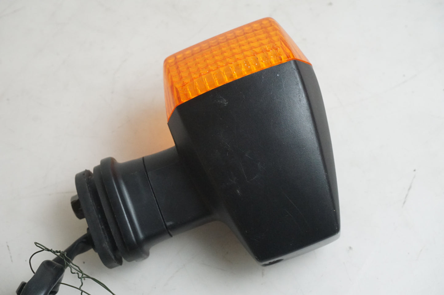 Vänster sida på Blinkers från en Kawasaki ER 5 -2005 motorcykel.