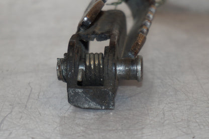 Vänster sida på Fotpinne från en Suzuki DR 650 -1993 motorcykel.