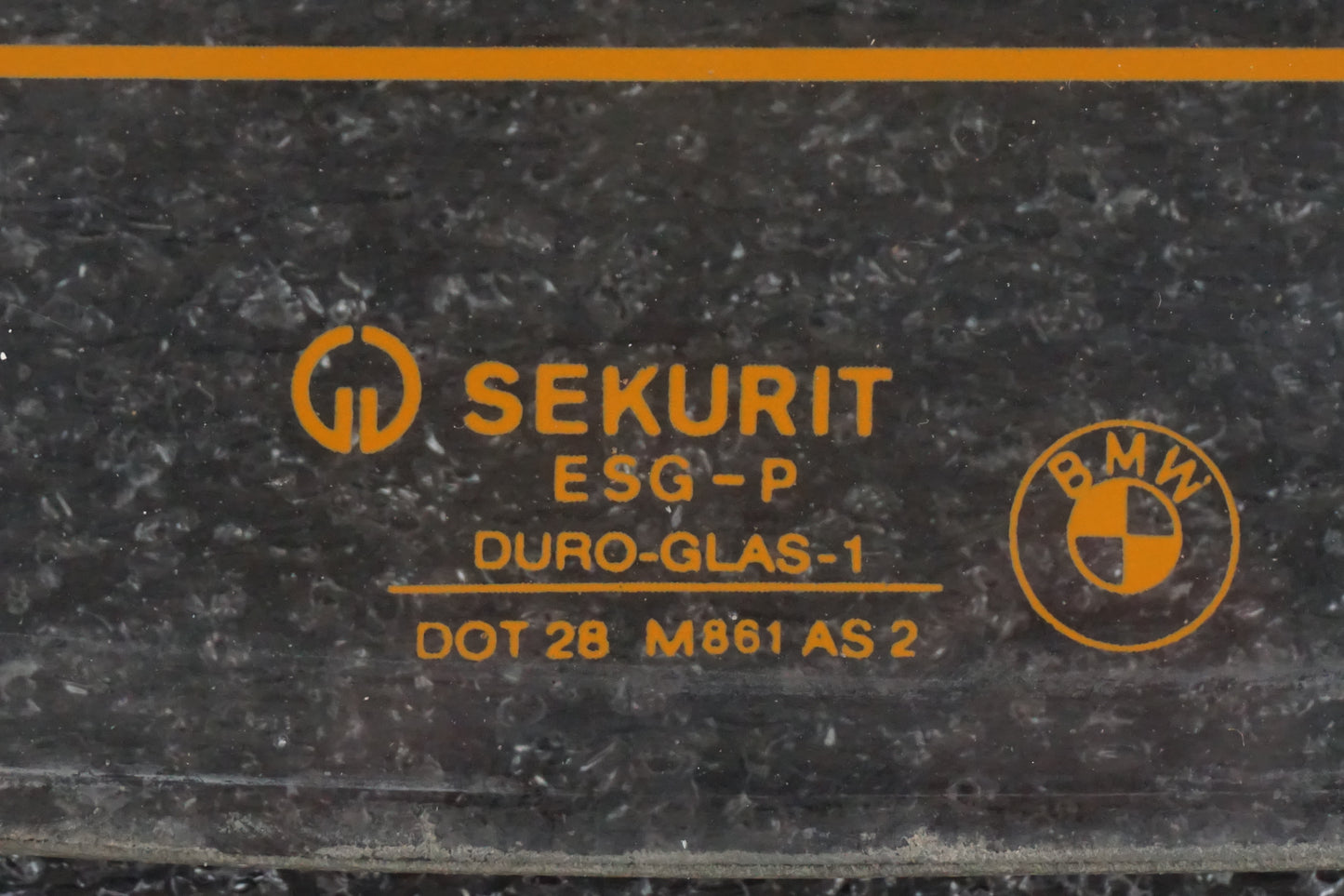 Baksidan på Strålkastarglas från en BMW R 100 RT -1982 motorcykel.