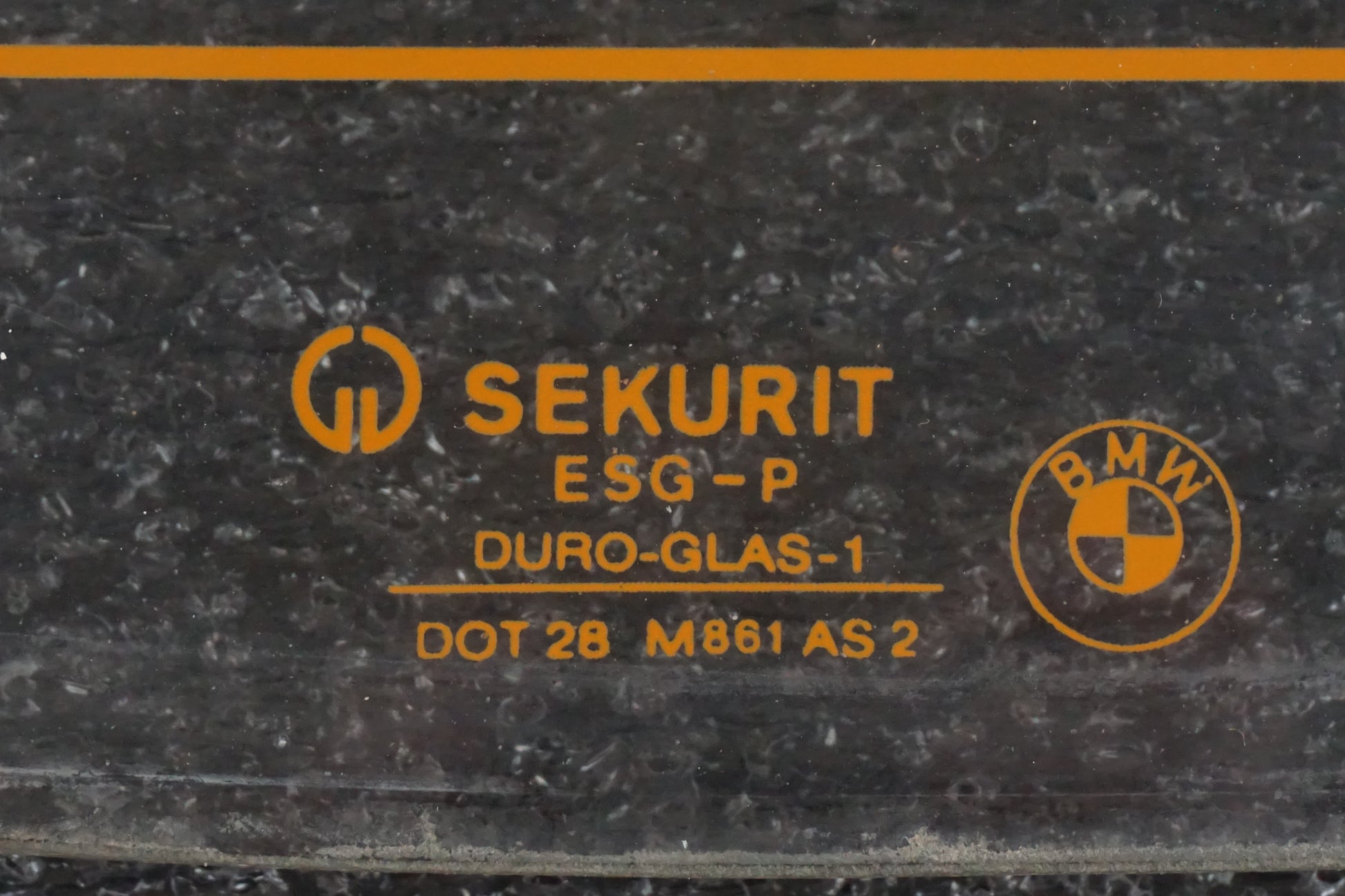 Baksidan på Strålkastarglas från en BMW R 100 RT -1982 motorcykel.