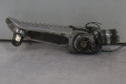 Baksidan på Fotpinne från en Suzuki GSX-R 600 -2001 motorcykel.