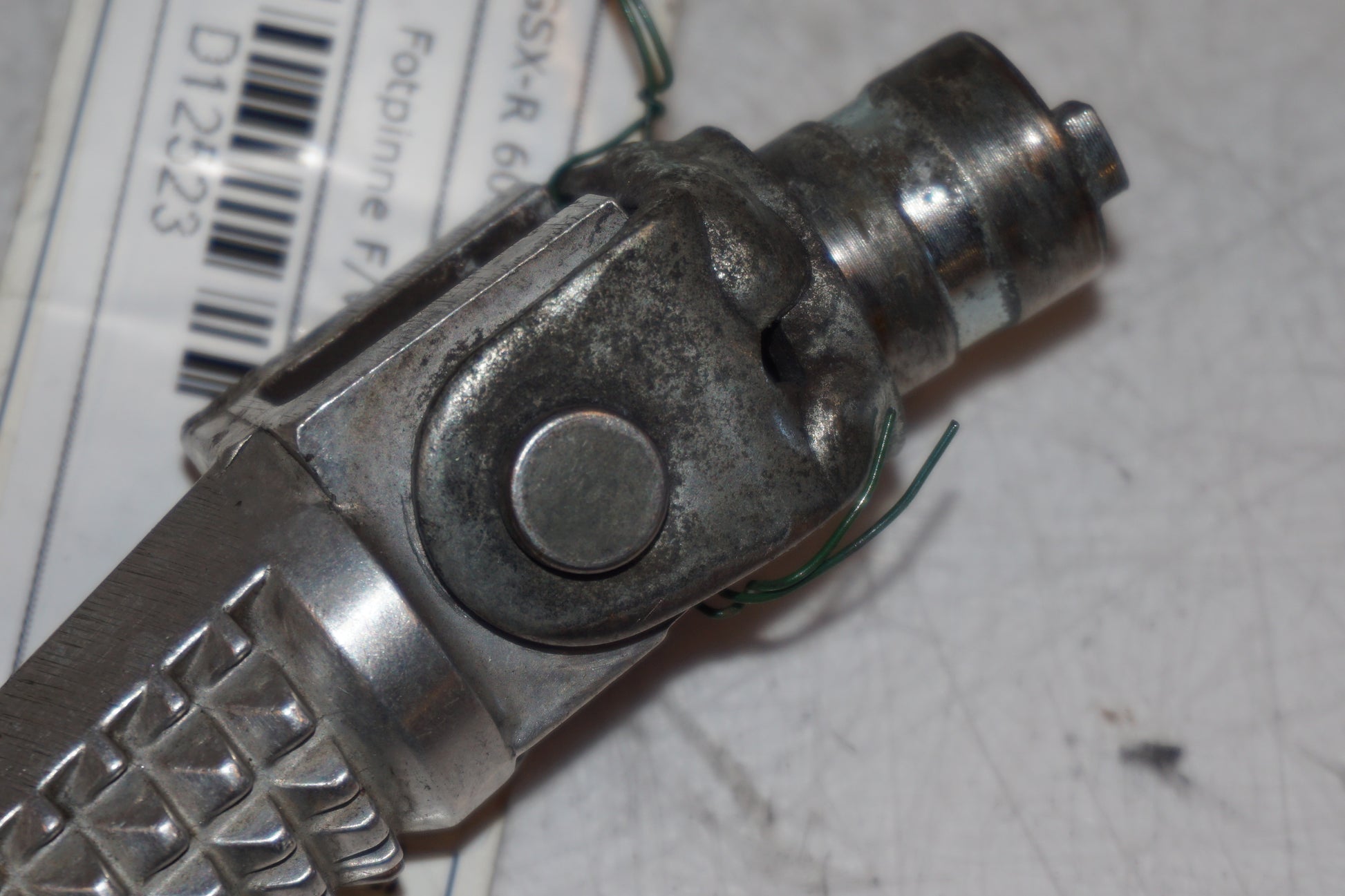 Extrabild1 på Fotpinne från en Suzuki GSX-R 600 -2001 motorcykel.