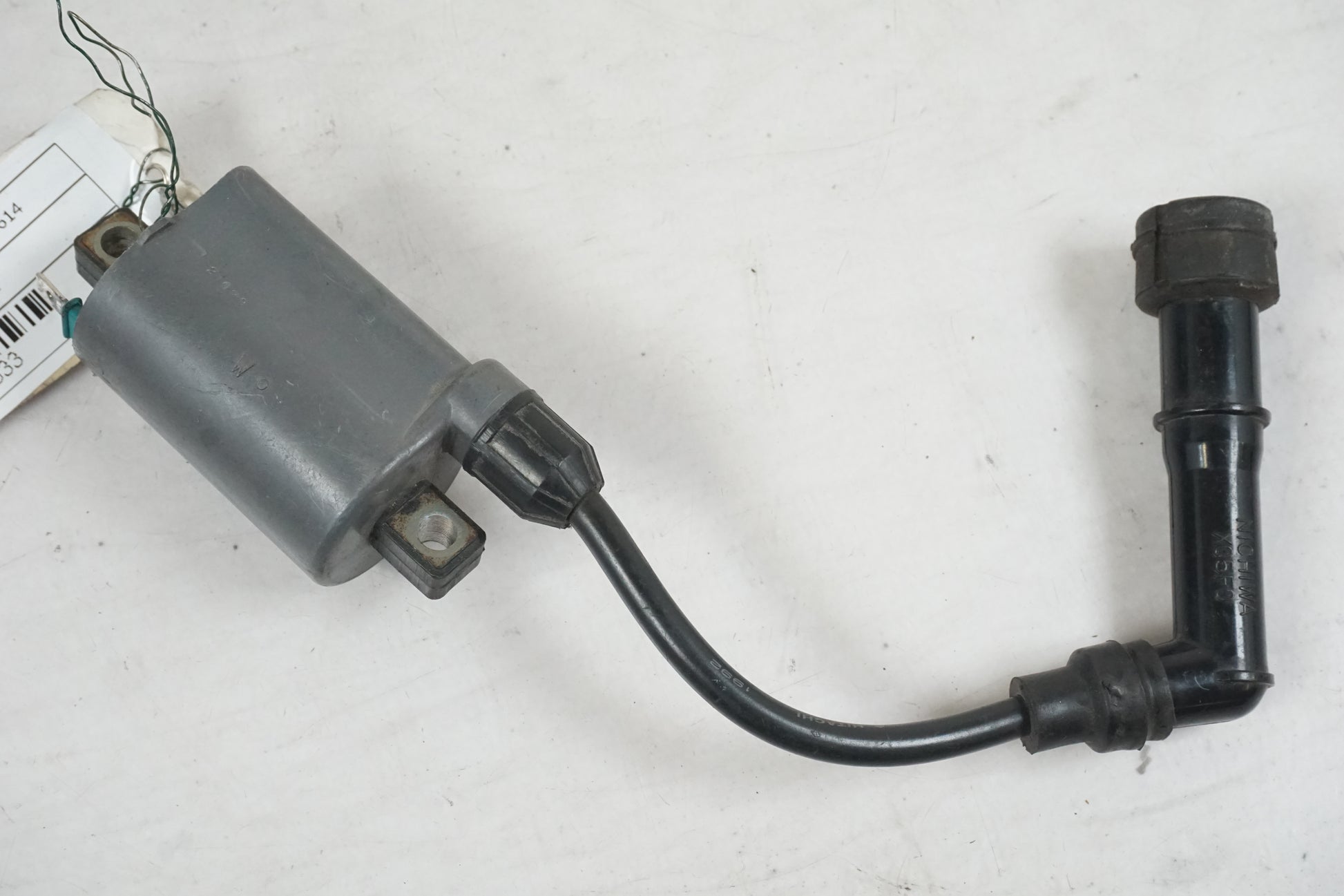 Framsidan på Tändspole från en Kawasaki GPZ 500 -1993 motorcykel.