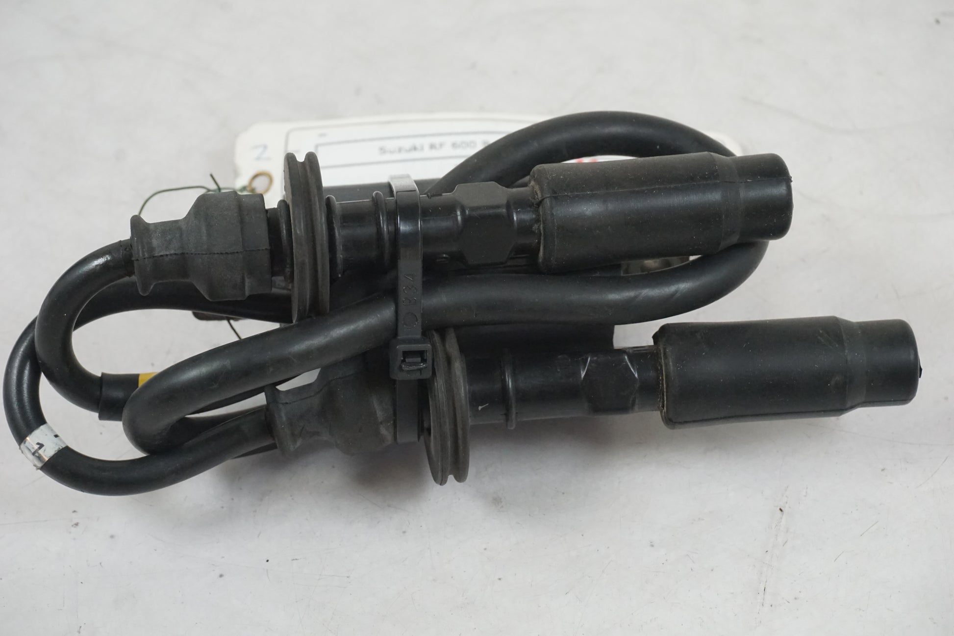 Baksidan på Tändspole från en Suzuki RF 600 R -1993 motorcykel.