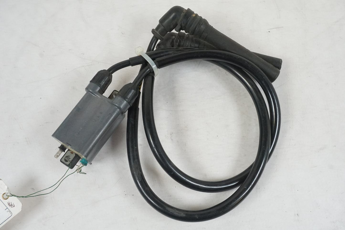 Framsidan på Tändspole från en Kawasaki ZX-6R -1999 motorcykel.