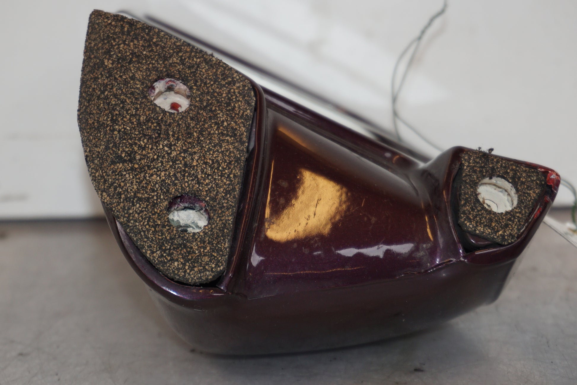 Snett uppifrån på Backspegel från en BMW K 100 LT -1990 motorcykel.