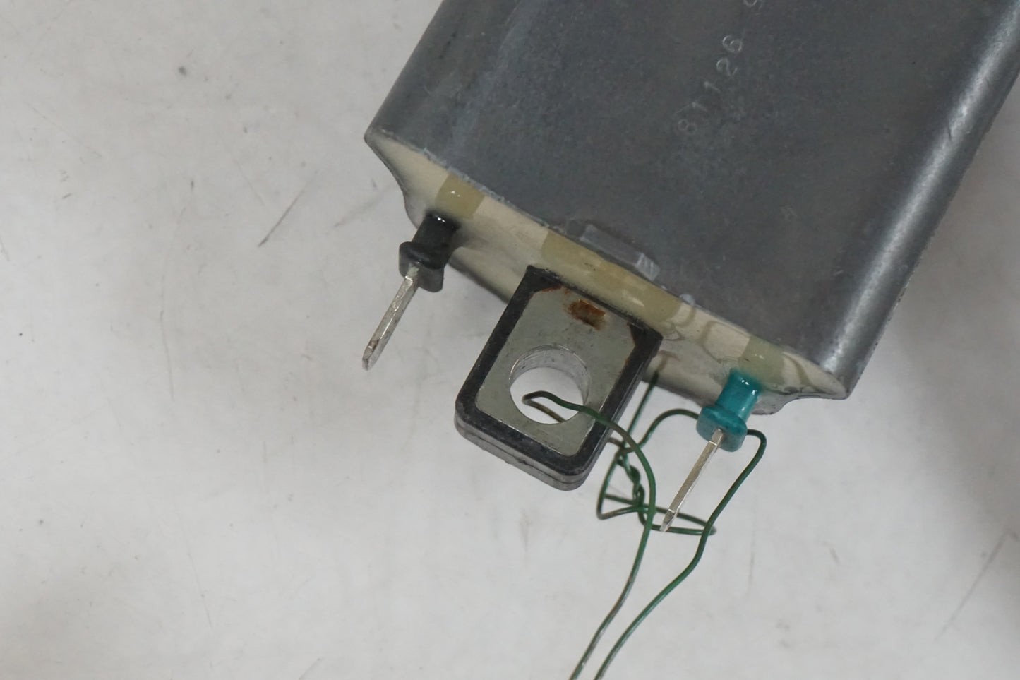 Baksidan på Tändspole från en Kawasaki ZX-6R -1999 motorcykel.