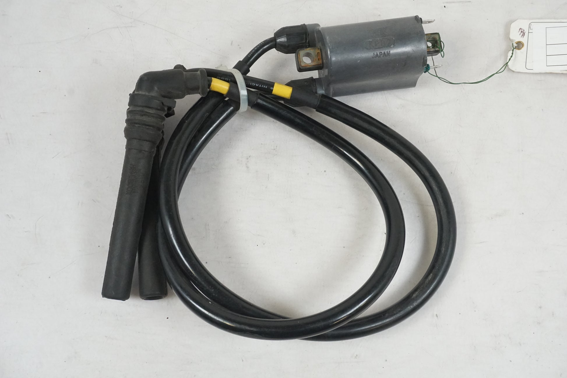 Höger sida på Tändspole från en Kawasaki ZX-6R -1999 motorcykel.