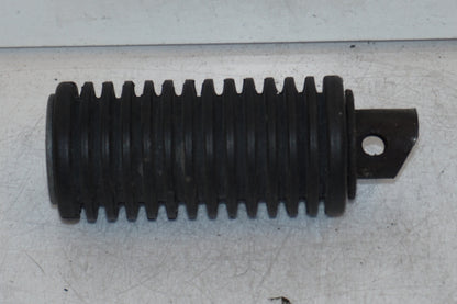 Framsidan på Fotpinne från en Suzuki DR 750 S -1989 motorcykel.