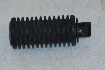 Baksidan på Fotpinne från en Suzuki DR 750 S -1989 motorcykel.