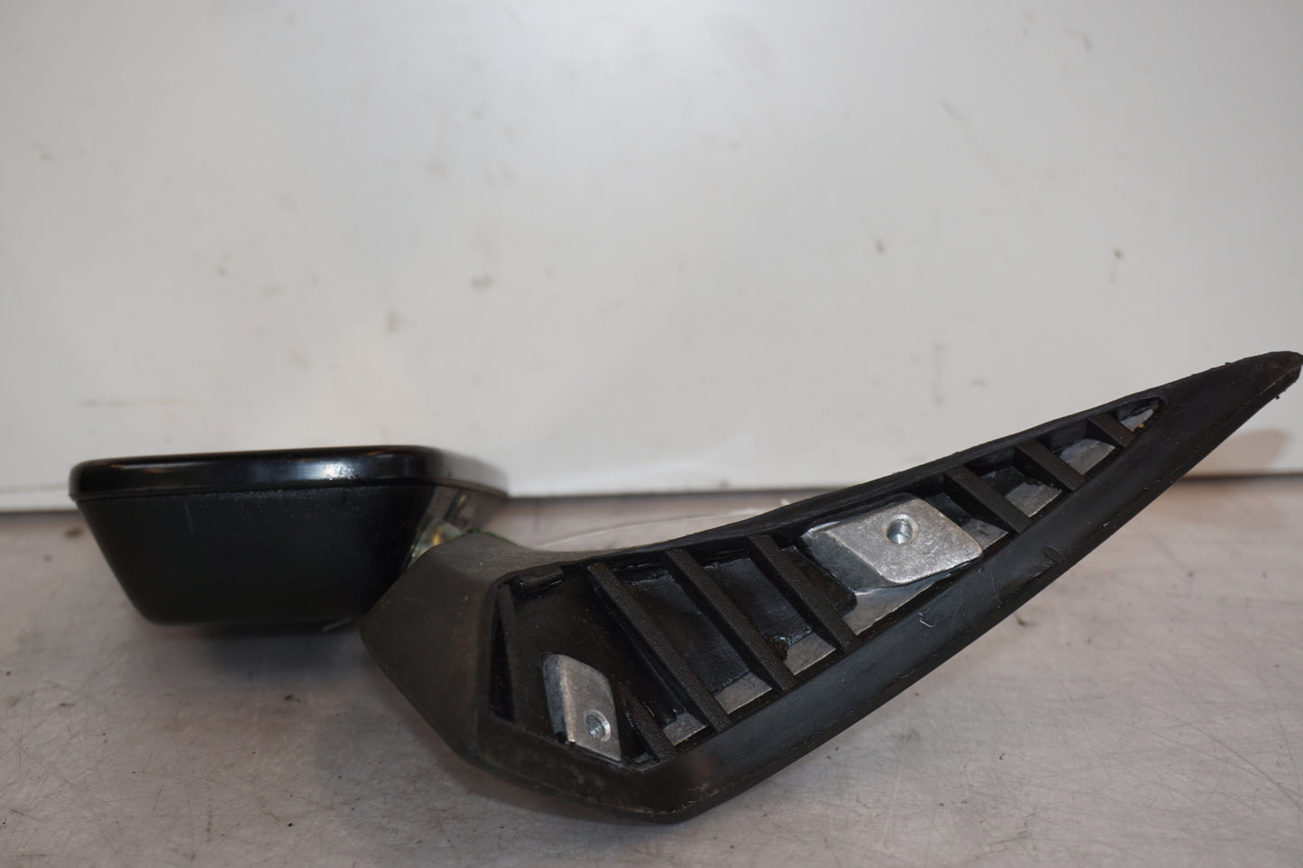 Vänster sida på Backspegel från en BMW R 100 RT -1982 motorcykel.