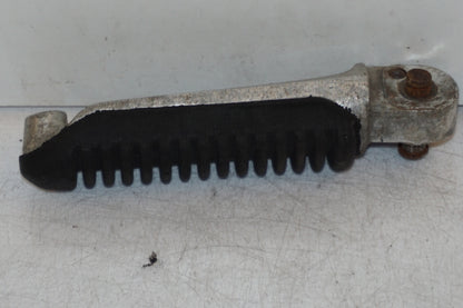 Höger sida på Fotpinne från en Suzuki GSX 750 -1998 motorcykel.