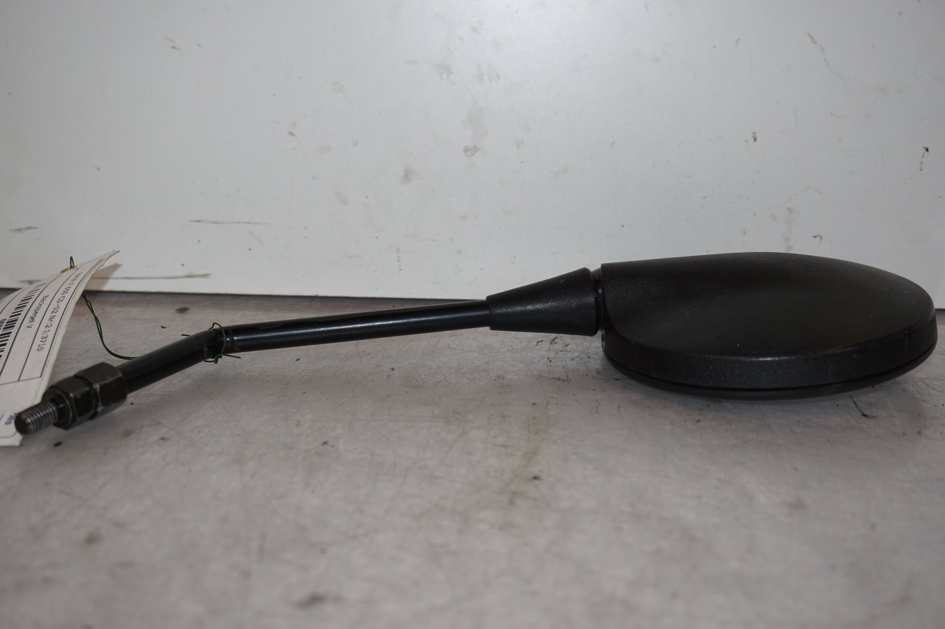 Vänster sida på Backspegel från en BMW F 650 CS -2002 motorcykel.