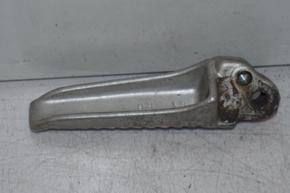 Baksidan på Fotpinne från en Suzuki SV 650 -2003 motorcykel.