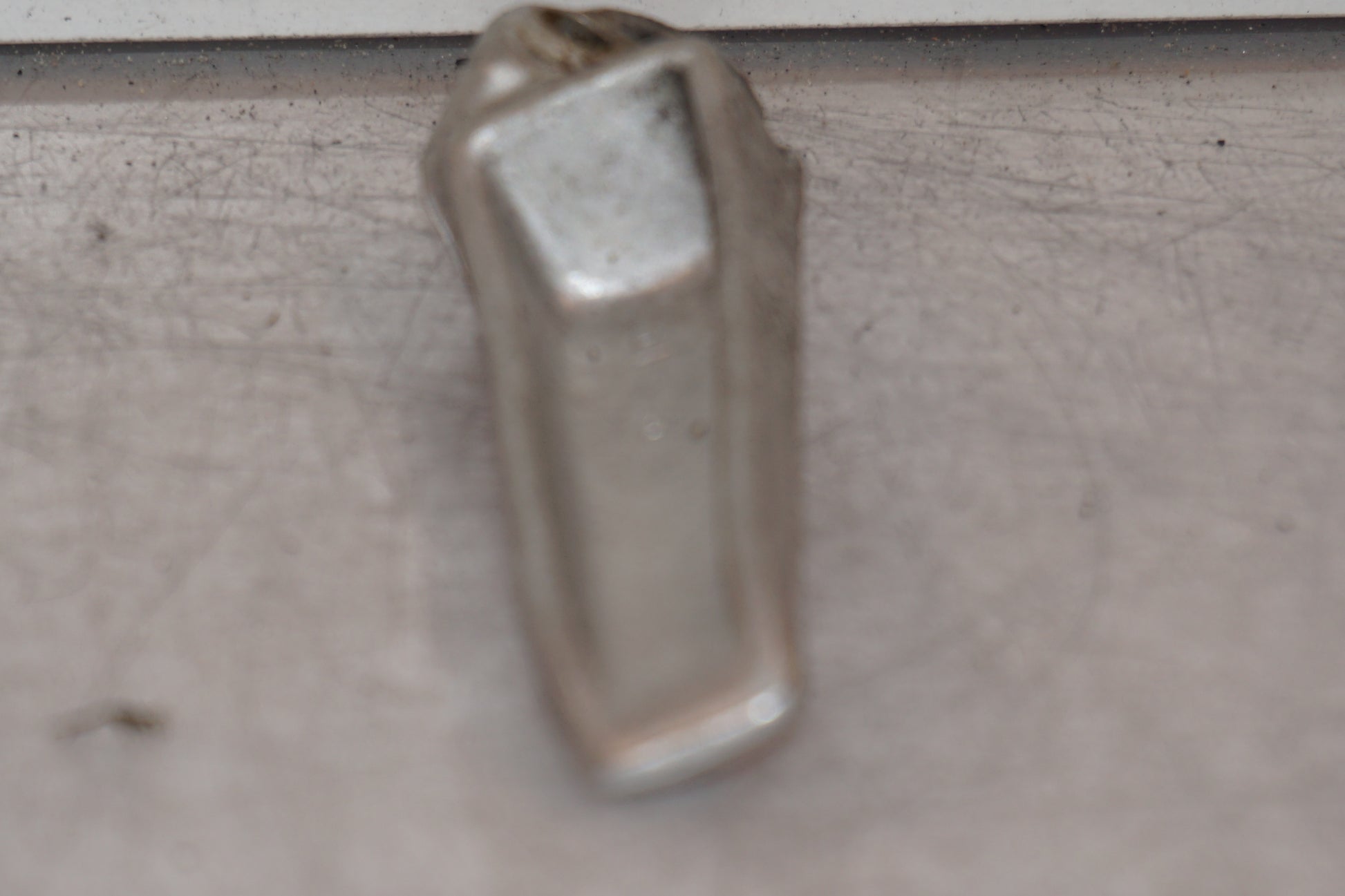 Höger sida på Fotpinne från en Suzuki SV 650 -2003 motorcykel.