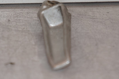 Höger sida på Fotpinne från en Suzuki SV 650 -2003 motorcykel.