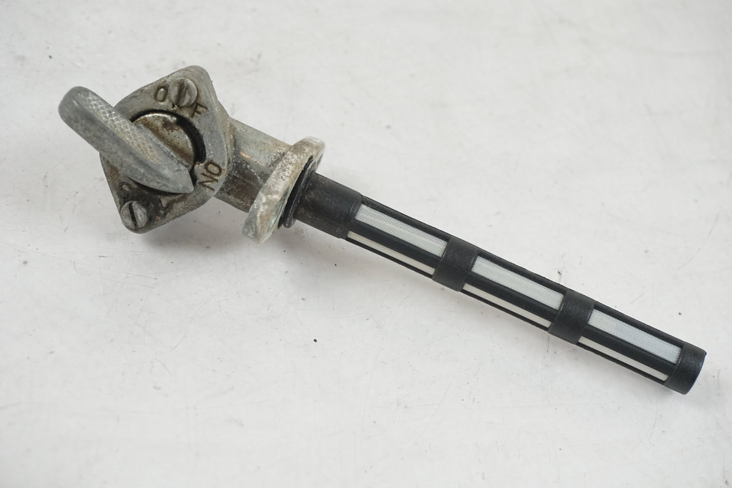 Framsidan på Bensinkran från en Husqvarna SM 500 -2006 motorcykel.