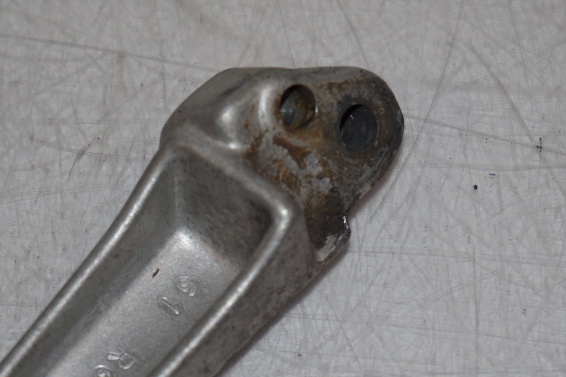 Snett uppifrån på Fotpinne från en Suzuki SV 650 -2003 motorcykel.