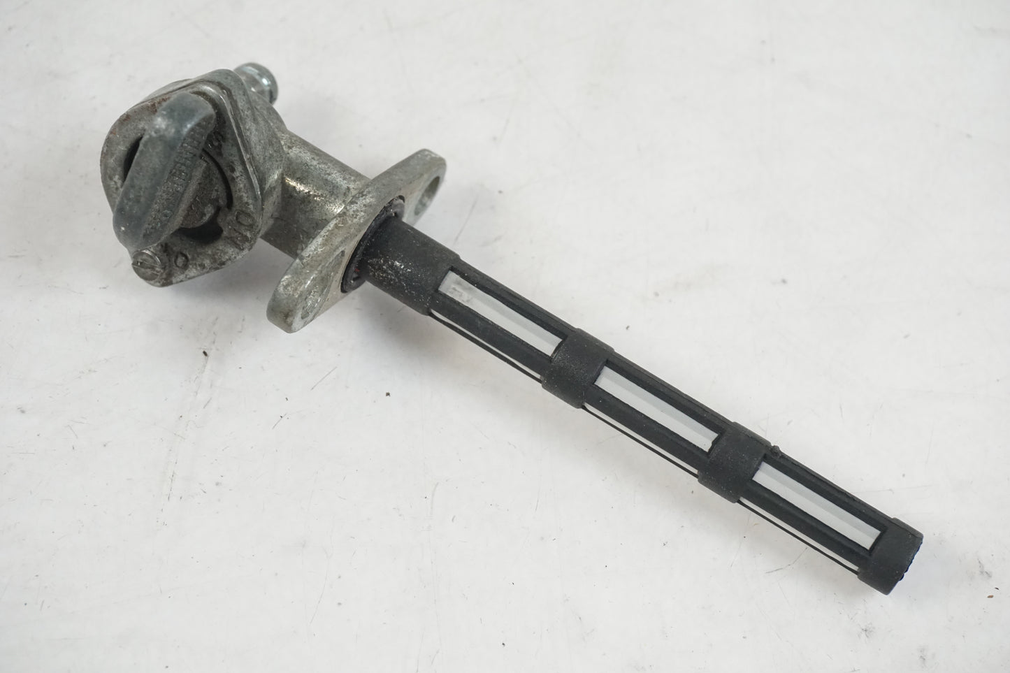 Framsidan på Bensinkran från en Husaberg FS 650 E -2004 motorcykel.