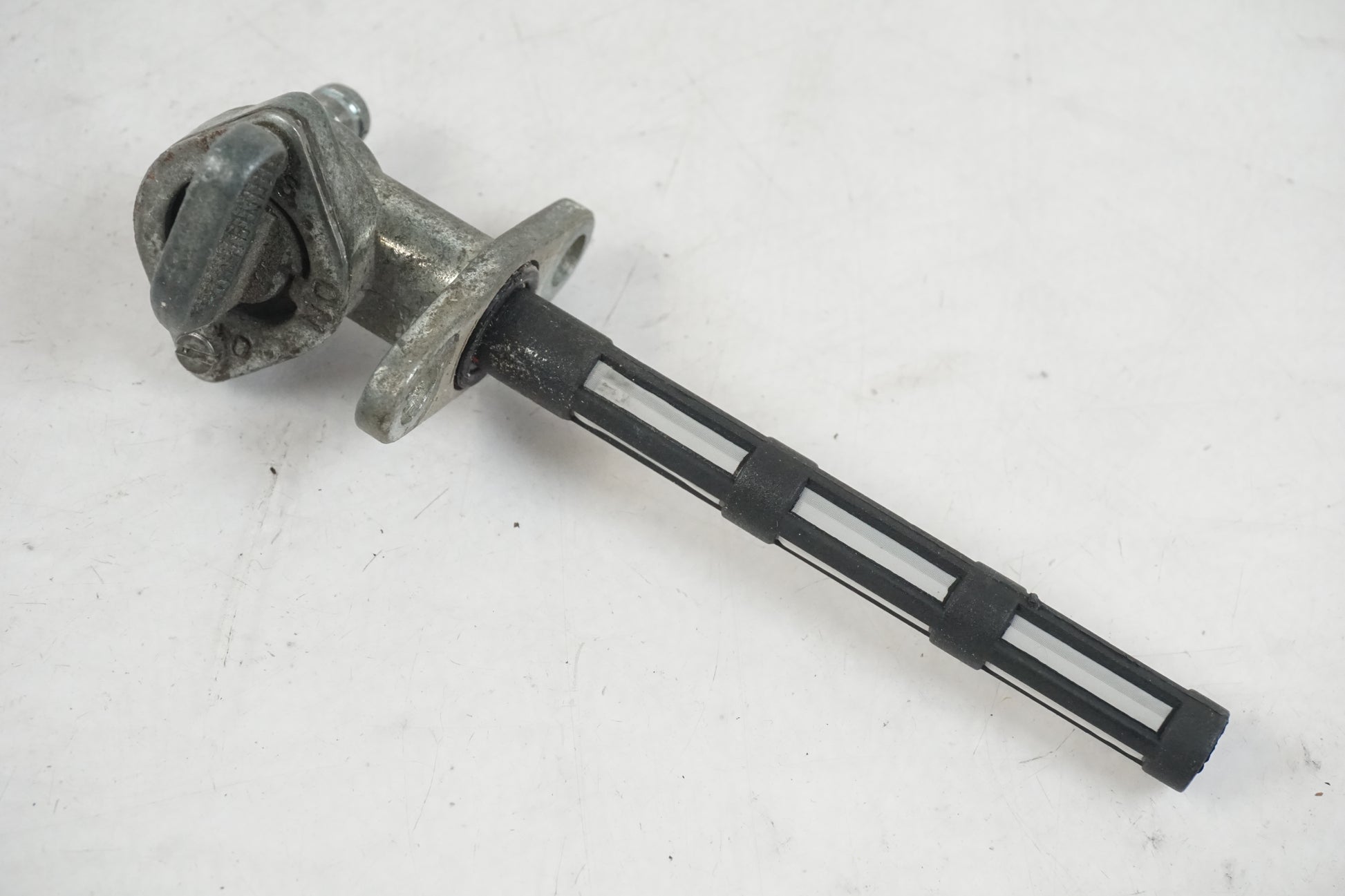 Framsidan på Bensinkran från en Husaberg FS 650 E -2004 motorcykel.