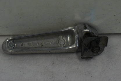 Baksidan på Fotpinne från en Suzuki SV 650 -1999 motorcykel.