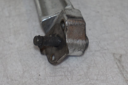 Vänster sida på Fotpinne från en Suzuki SV 650 -1999 motorcykel.