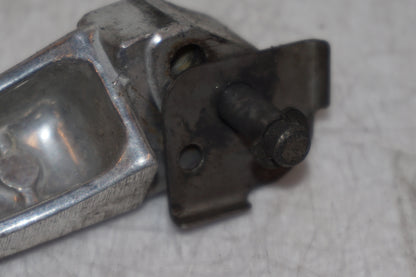 Snett uppifrån på Fotpinne från en Suzuki SV 650 -1999 motorcykel.