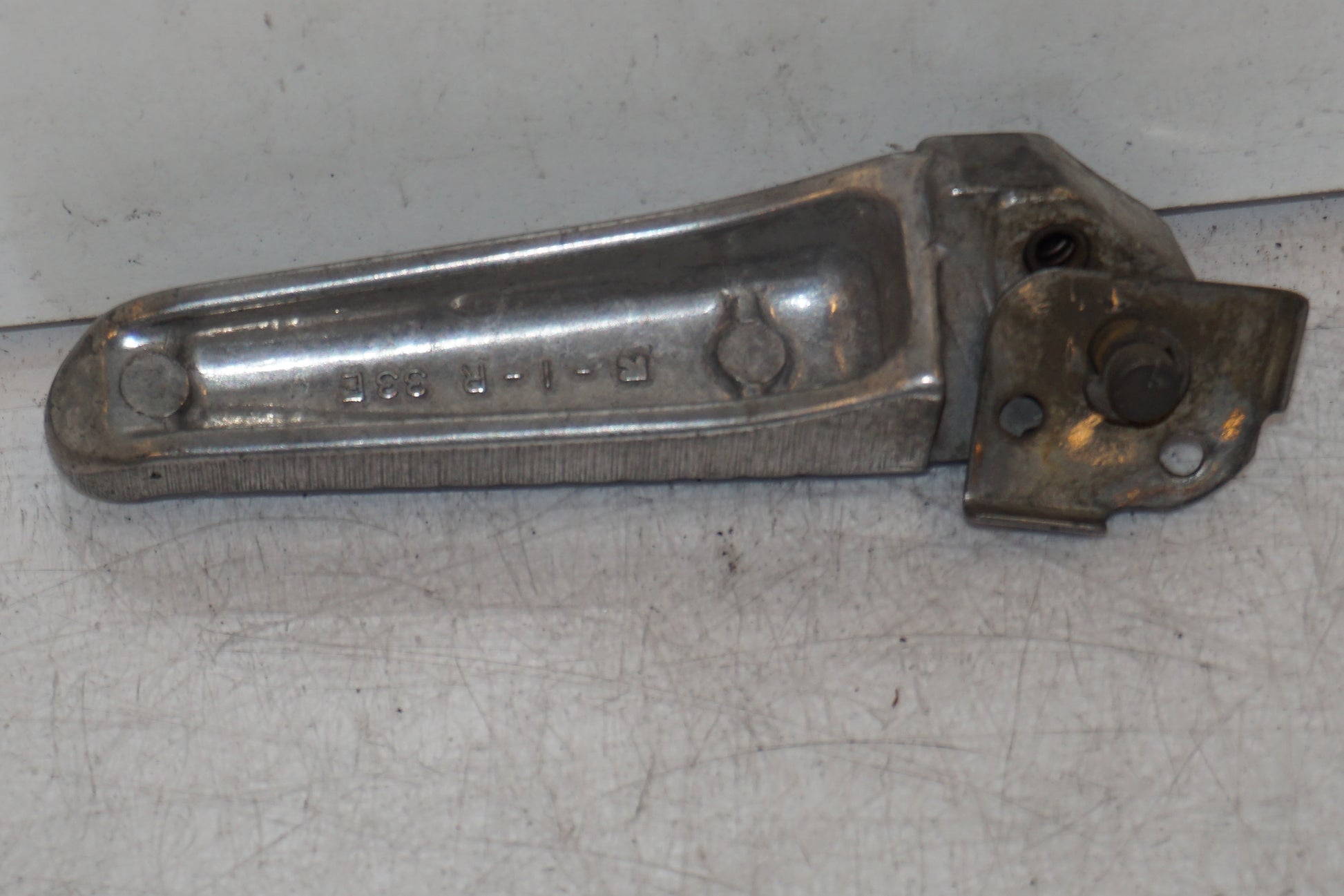 Höger sida på Fotpinne från en Suzuki GSX-R 600 -1999 motorcykel.