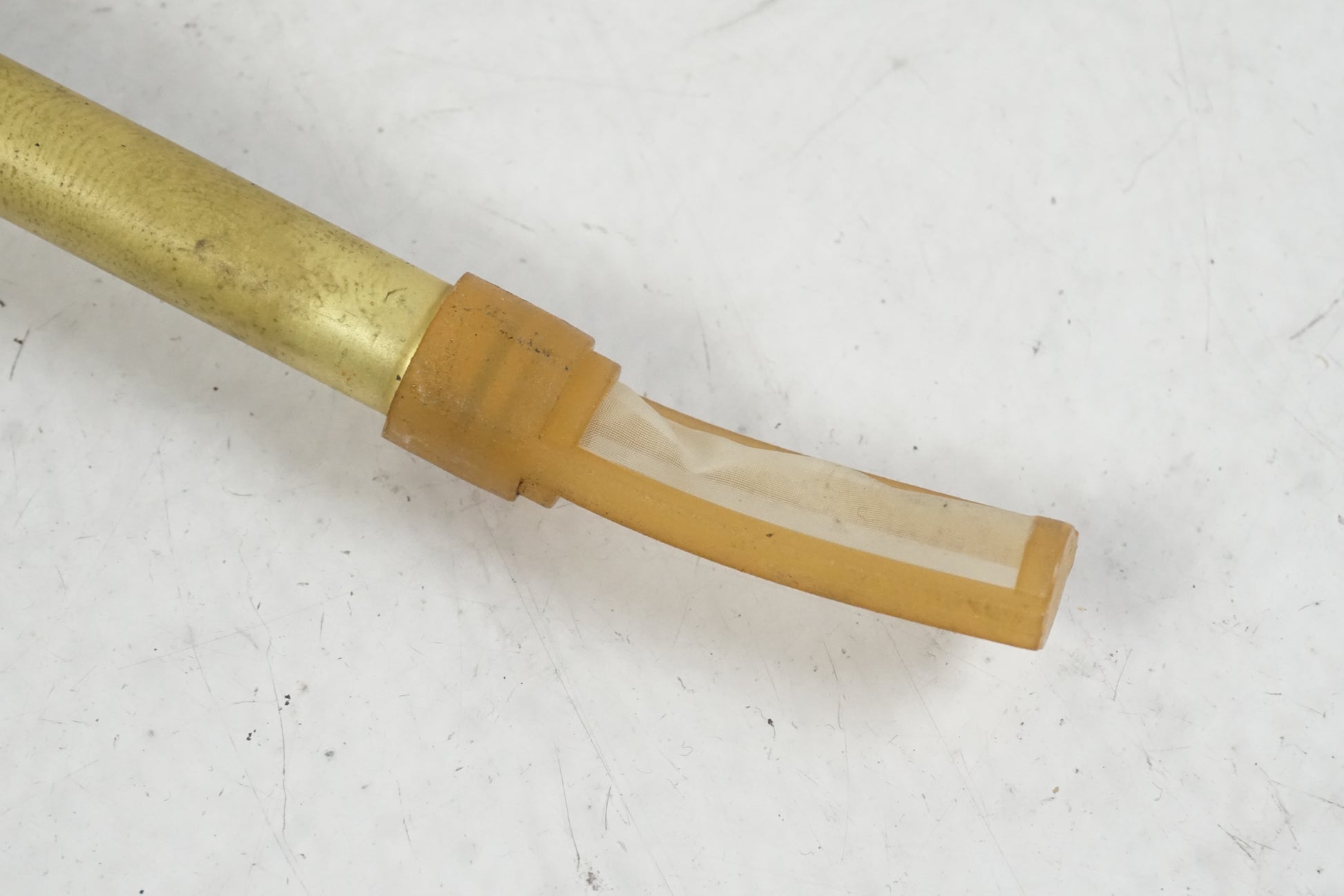 Höger sida på Bensinkran från en KTM 625 SC SM -2002 motorcykel.