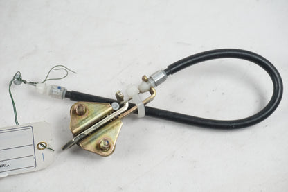 Baksidan på Sadellåsmekanism från en Yamaha FJR 1300 -2002 motorcykel.