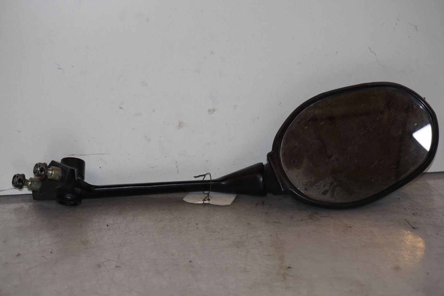 Framsidan på Backspegel från en Triumph Daytona 650 -2005 motorcykel.