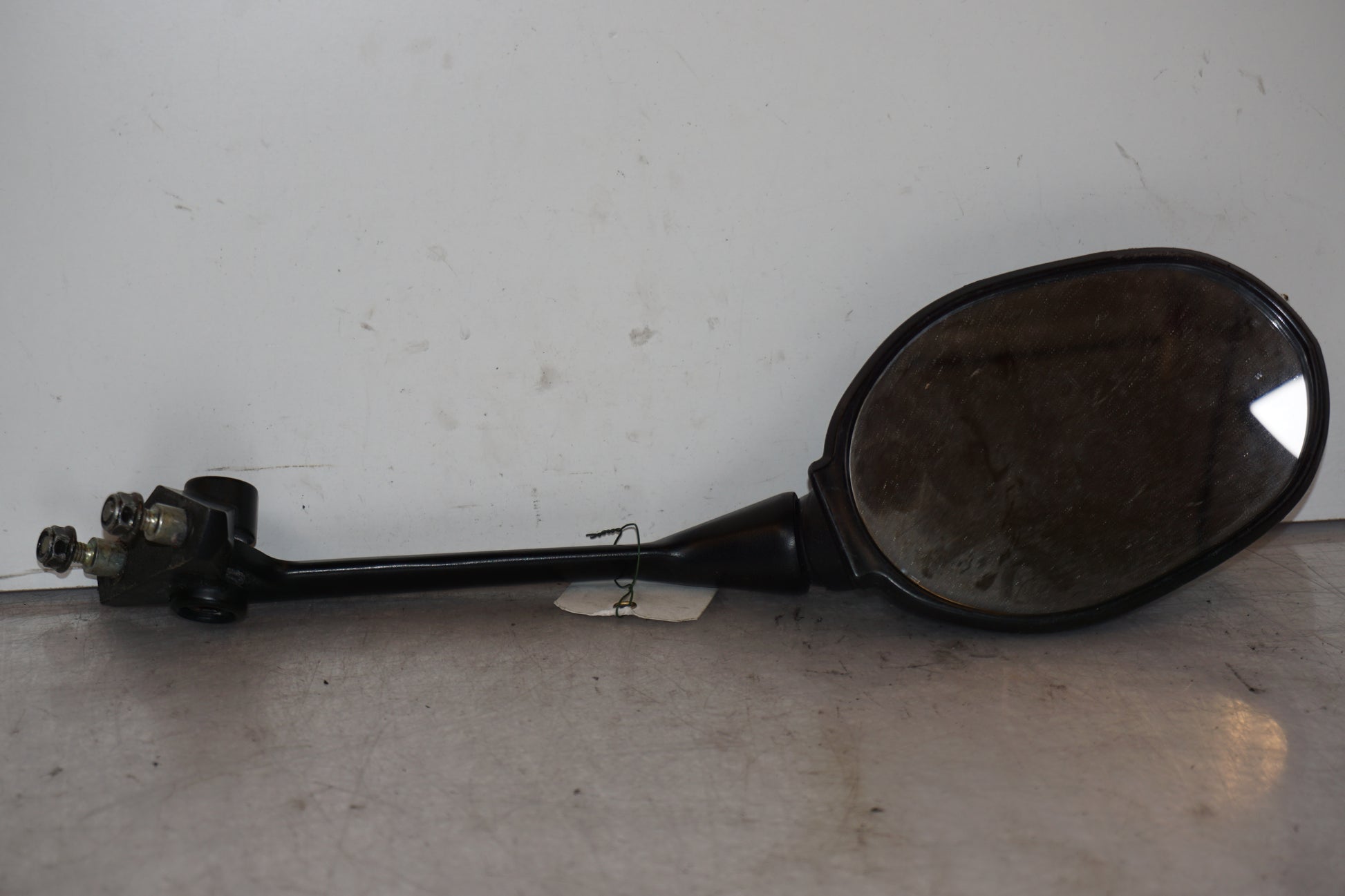 Framsidan på Backspegel från en Triumph Daytona 650 -2005 motorcykel.